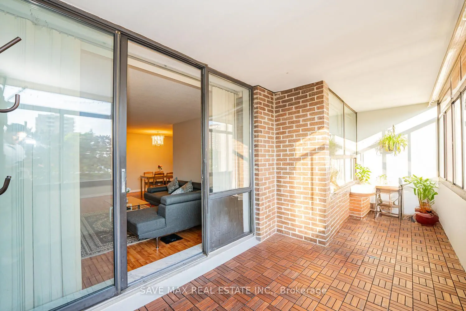 18 Knightsbridge Road, #304