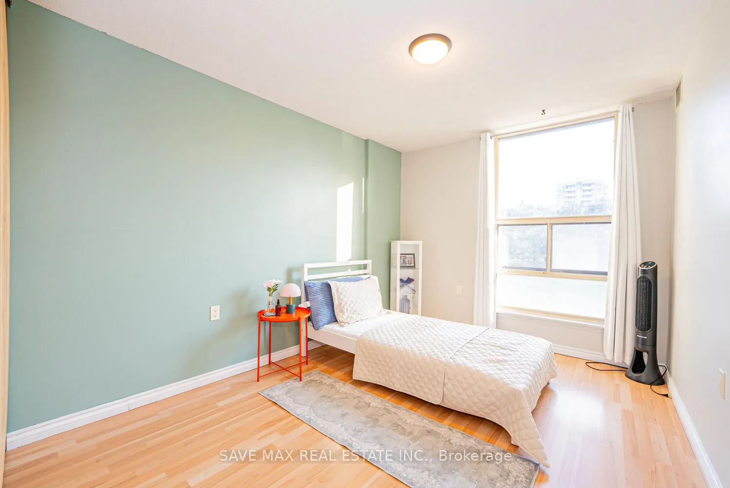 18 Knightsbridge Road, #304