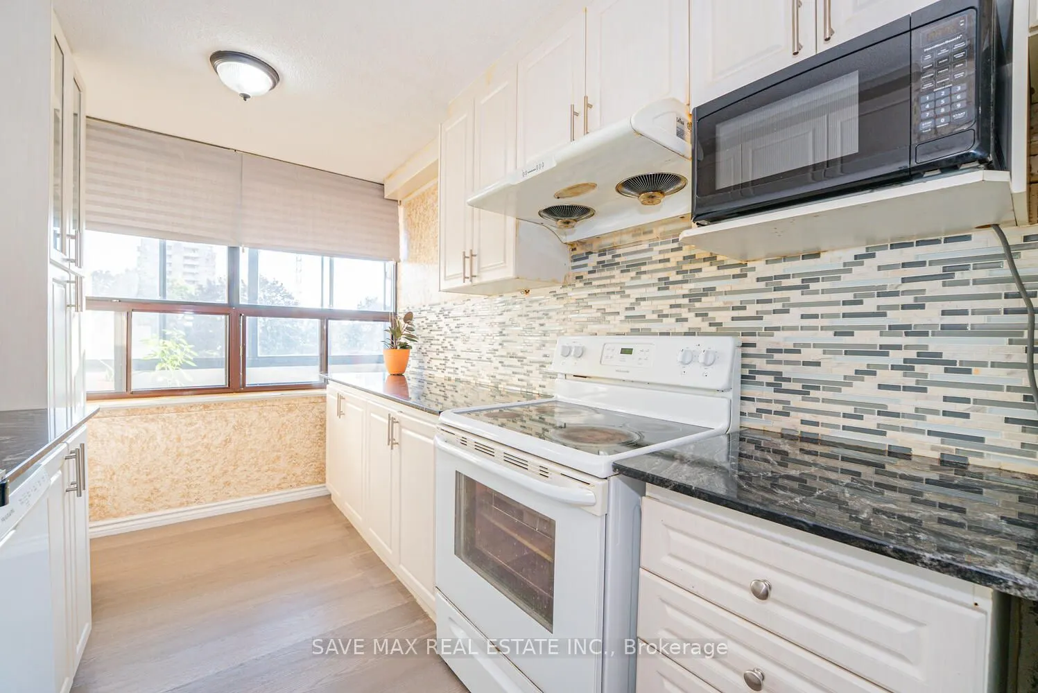 18 Knightsbridge Road, #304