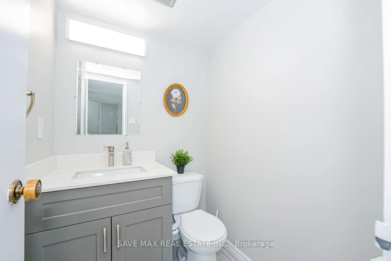 18 Knightsbridge Road, #304