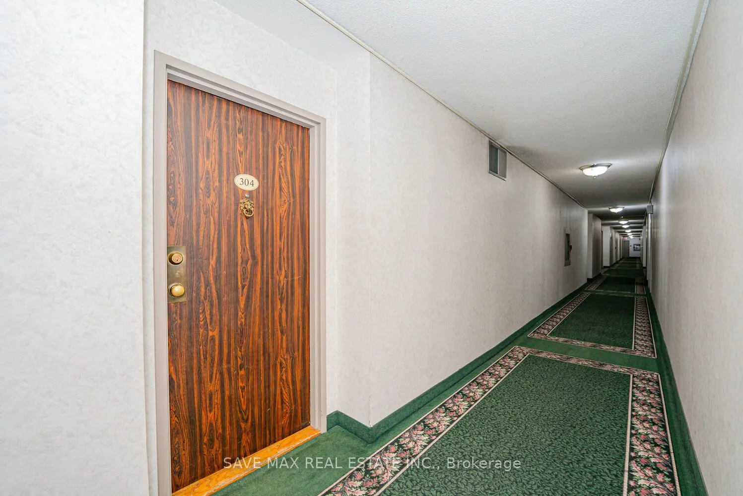 18 Knightsbridge Road, #304