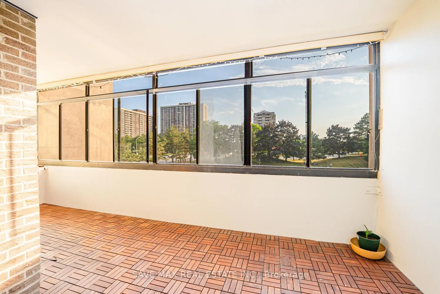 18 Knightsbridge Road, #304