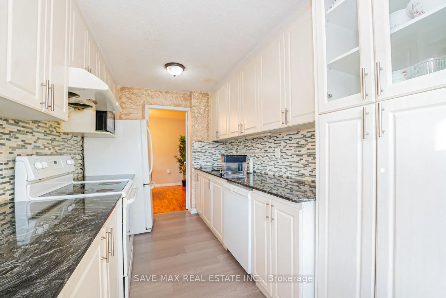 18 Knightsbridge Road, #304