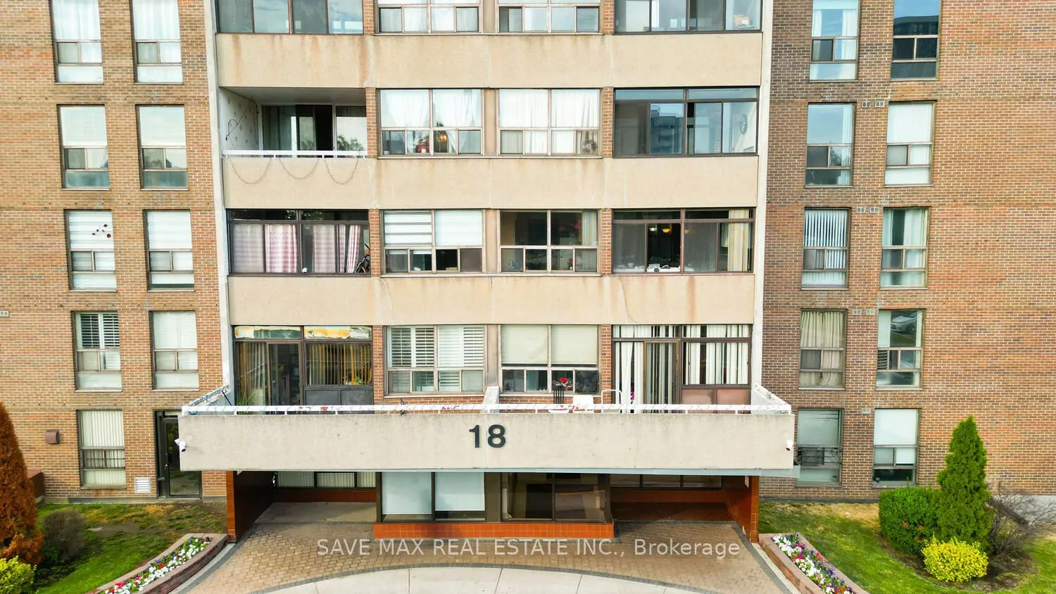 18 Knightsbridge Road, #304