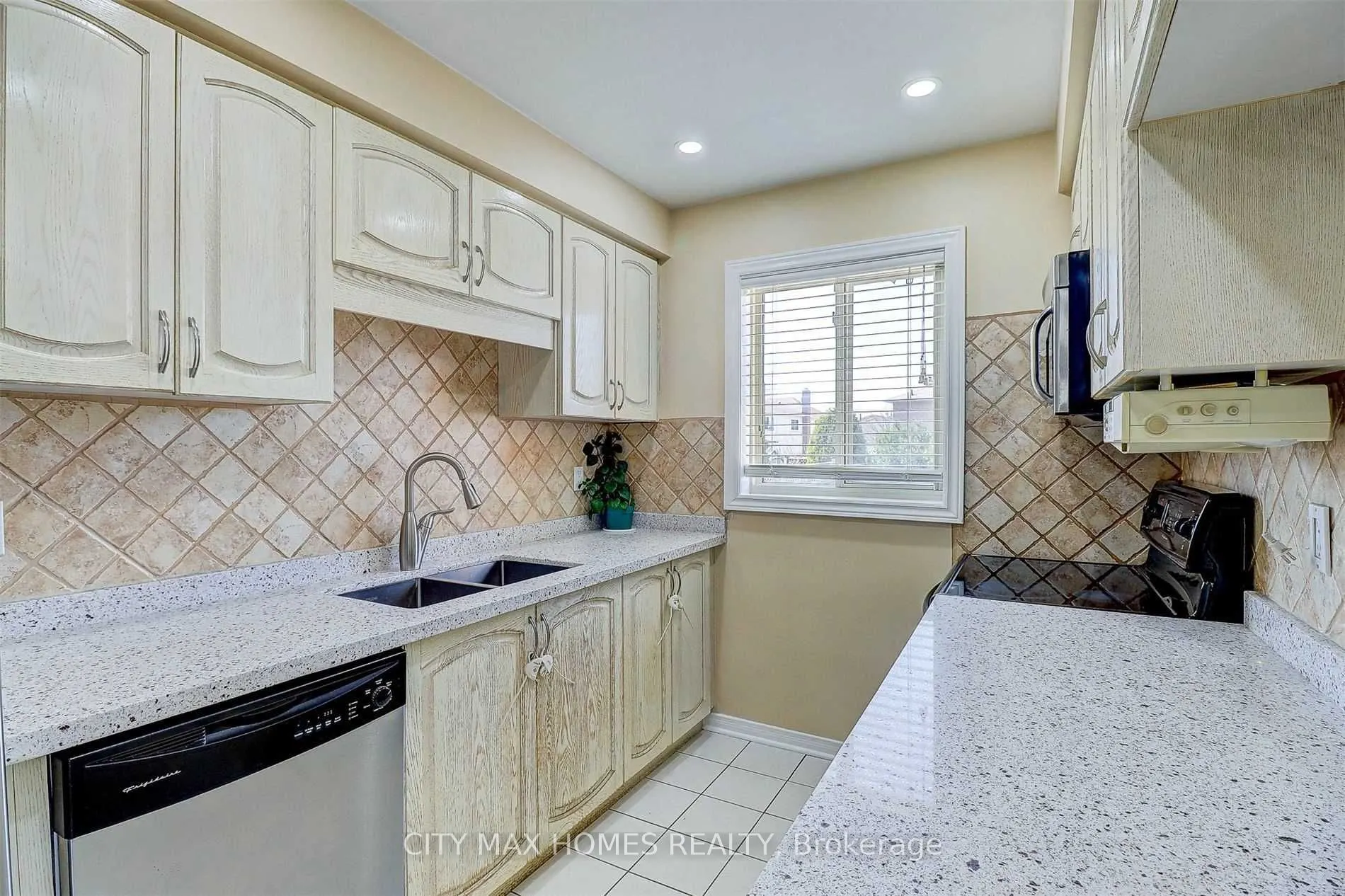 4 Cranberry Crescent