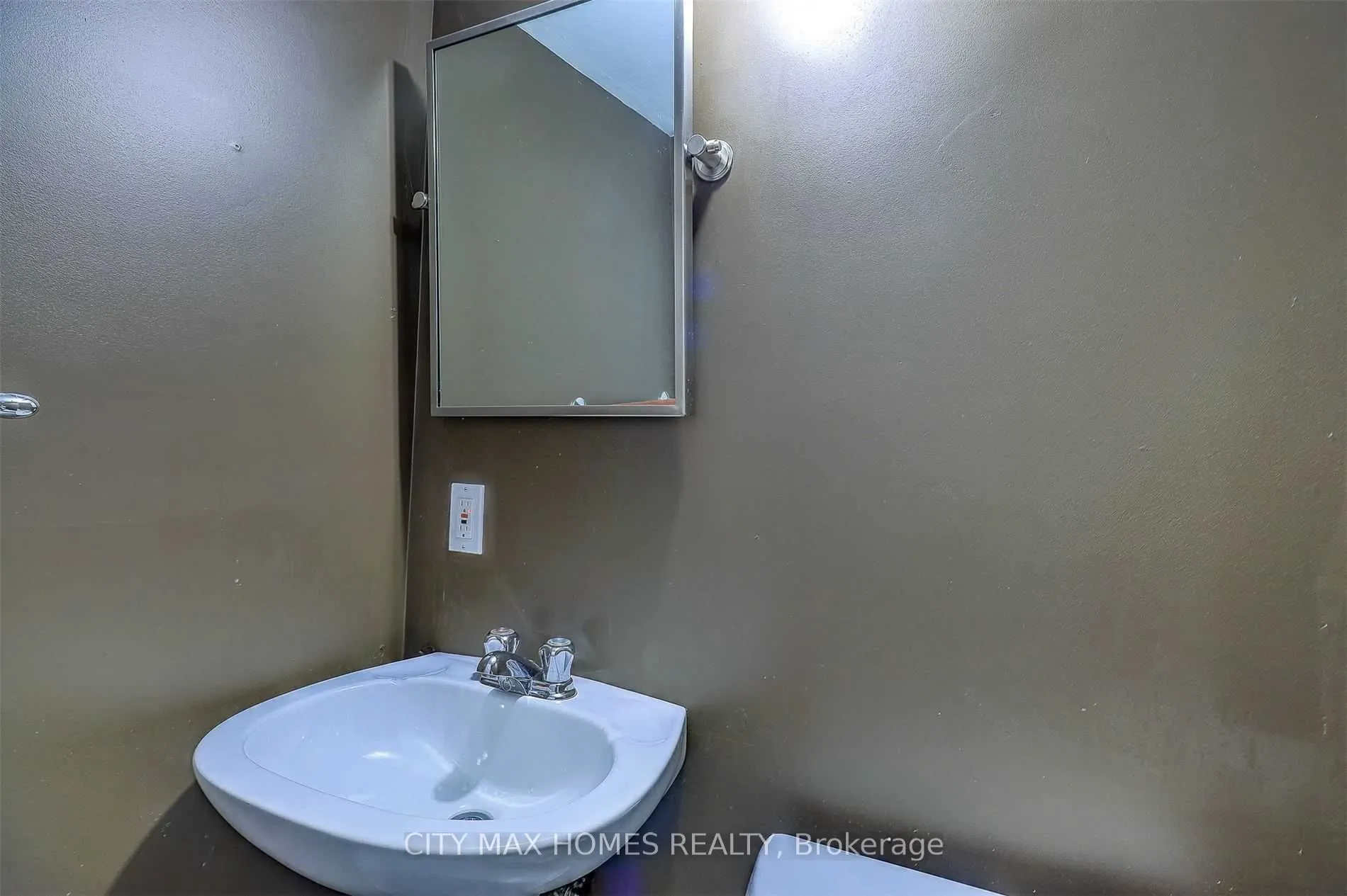 4 Cranberry Crescent