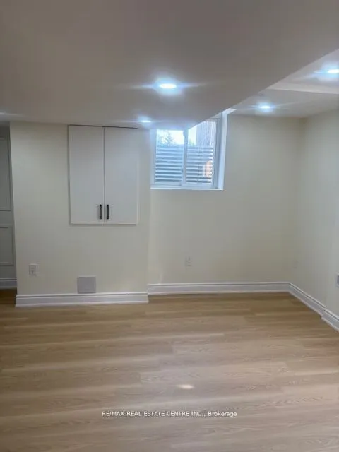 351 Greenless Circle, #Lower