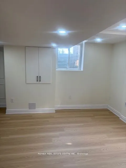 351 Greenless Circle, #Lower