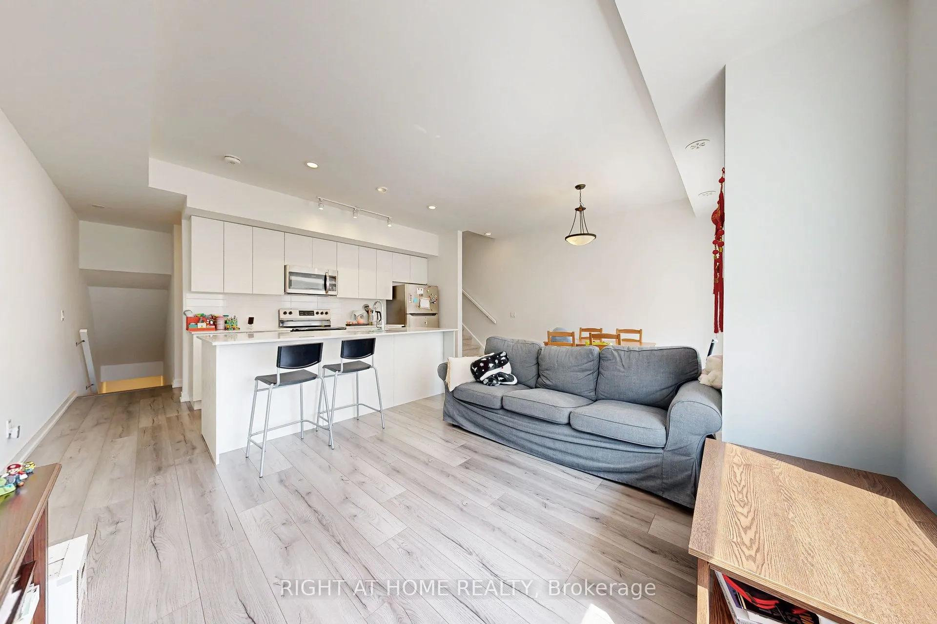 3058 Sixth Line, #313