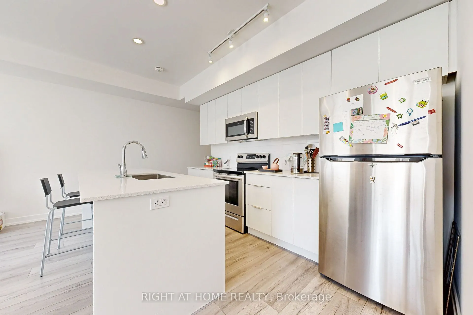 3058 Sixth Line, #313
