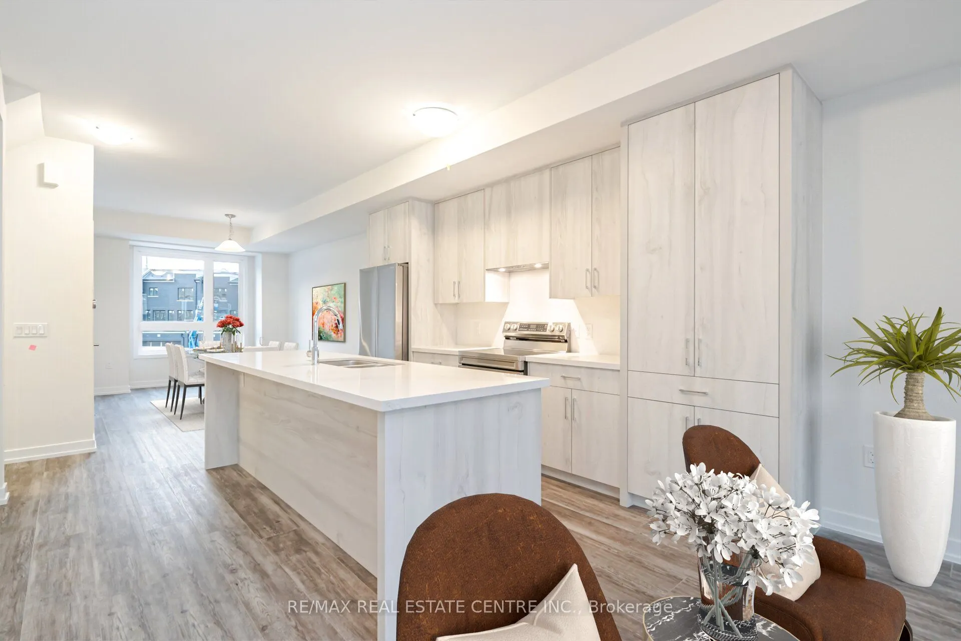 1320 Kobzar Drive