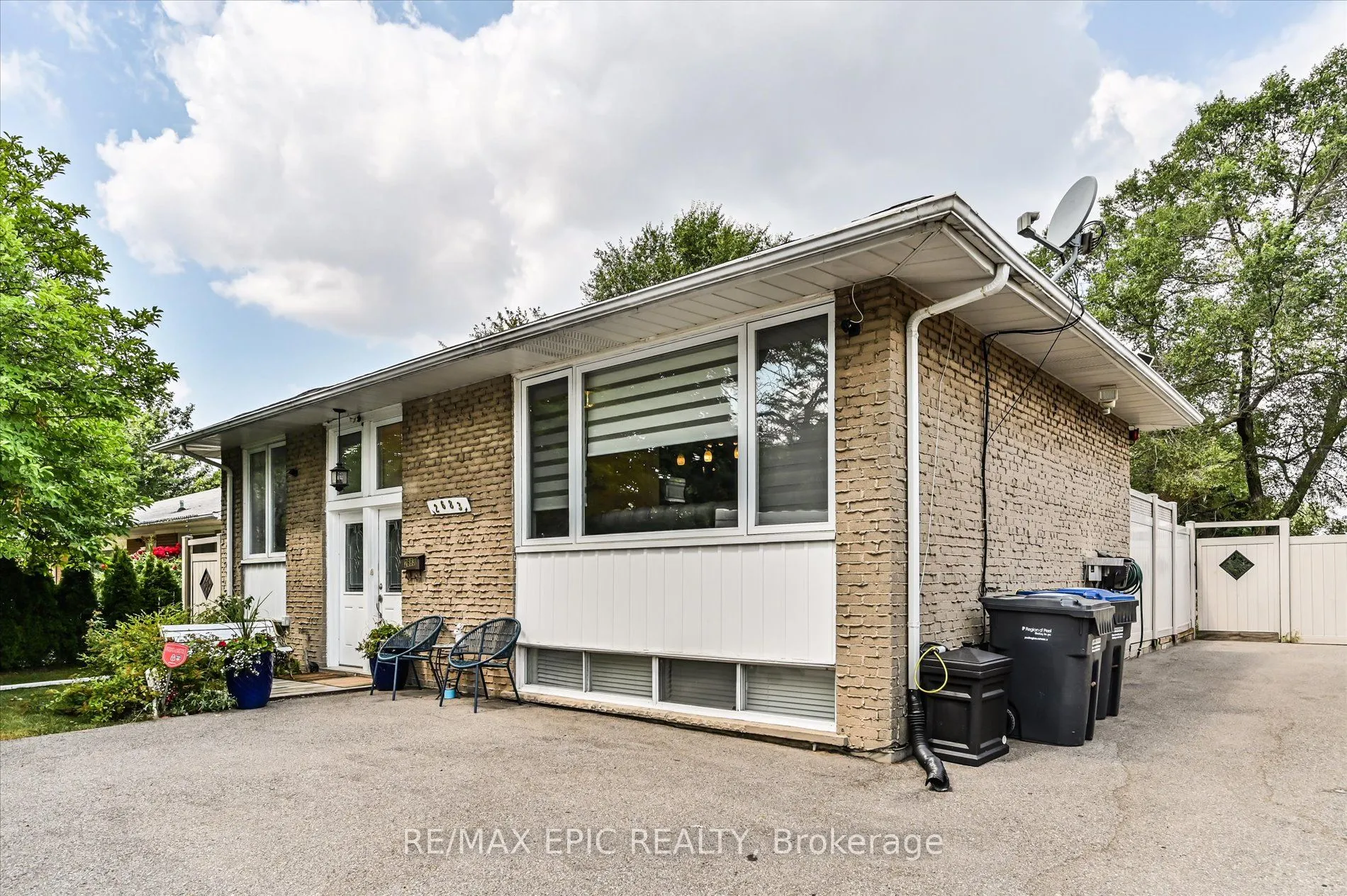 2683 TRUSCOTT Drive, #LOWER