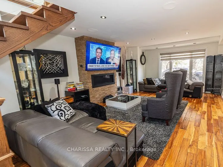 60 Belvedere Drive, #UPPER