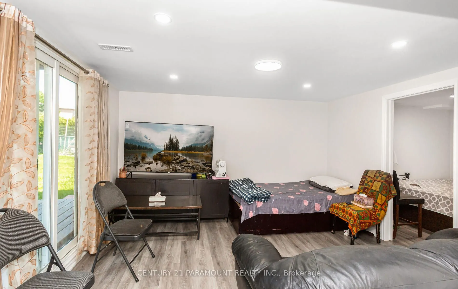 12 Montjoy Crescent