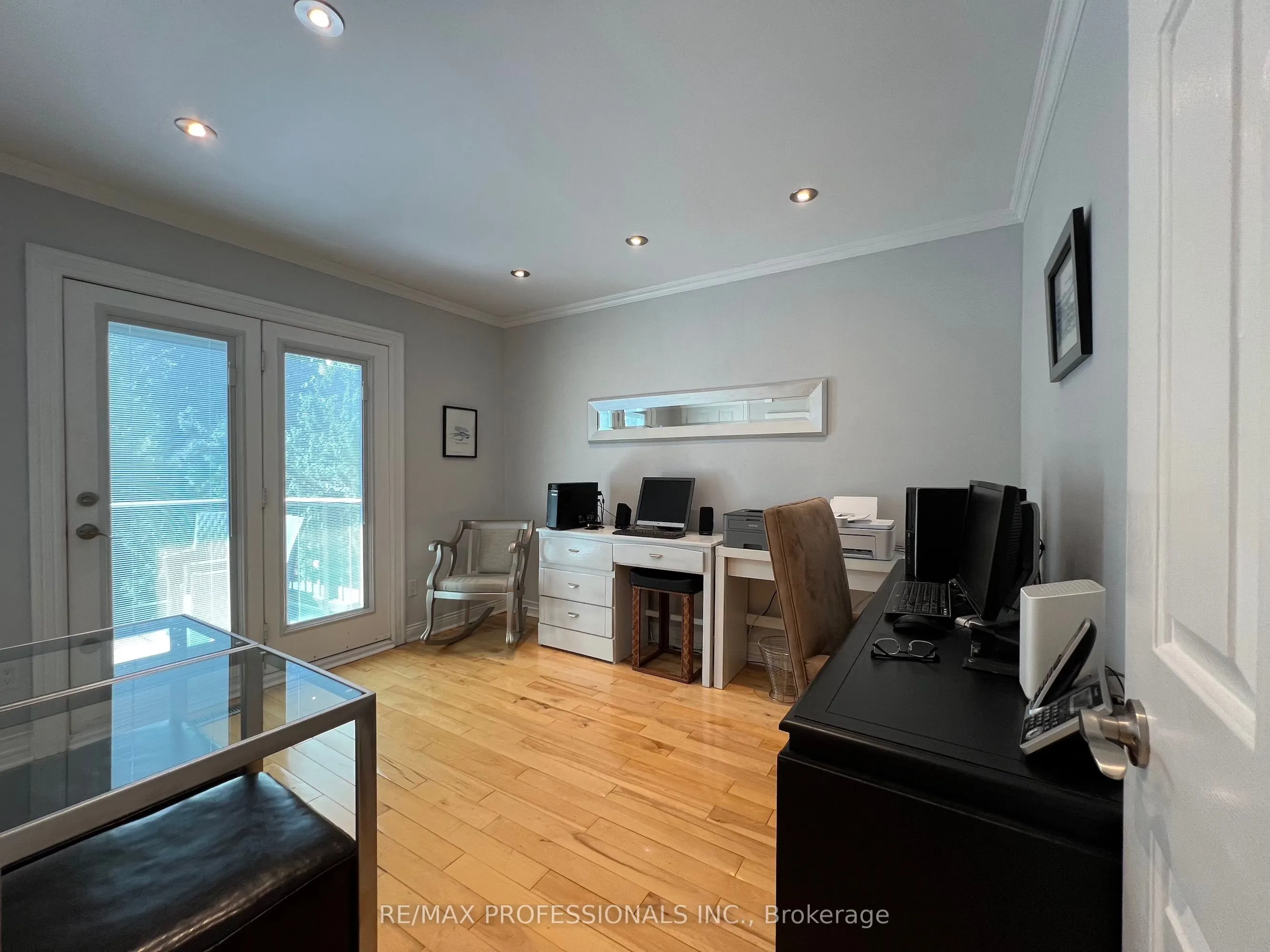 6604 Tenth Line W