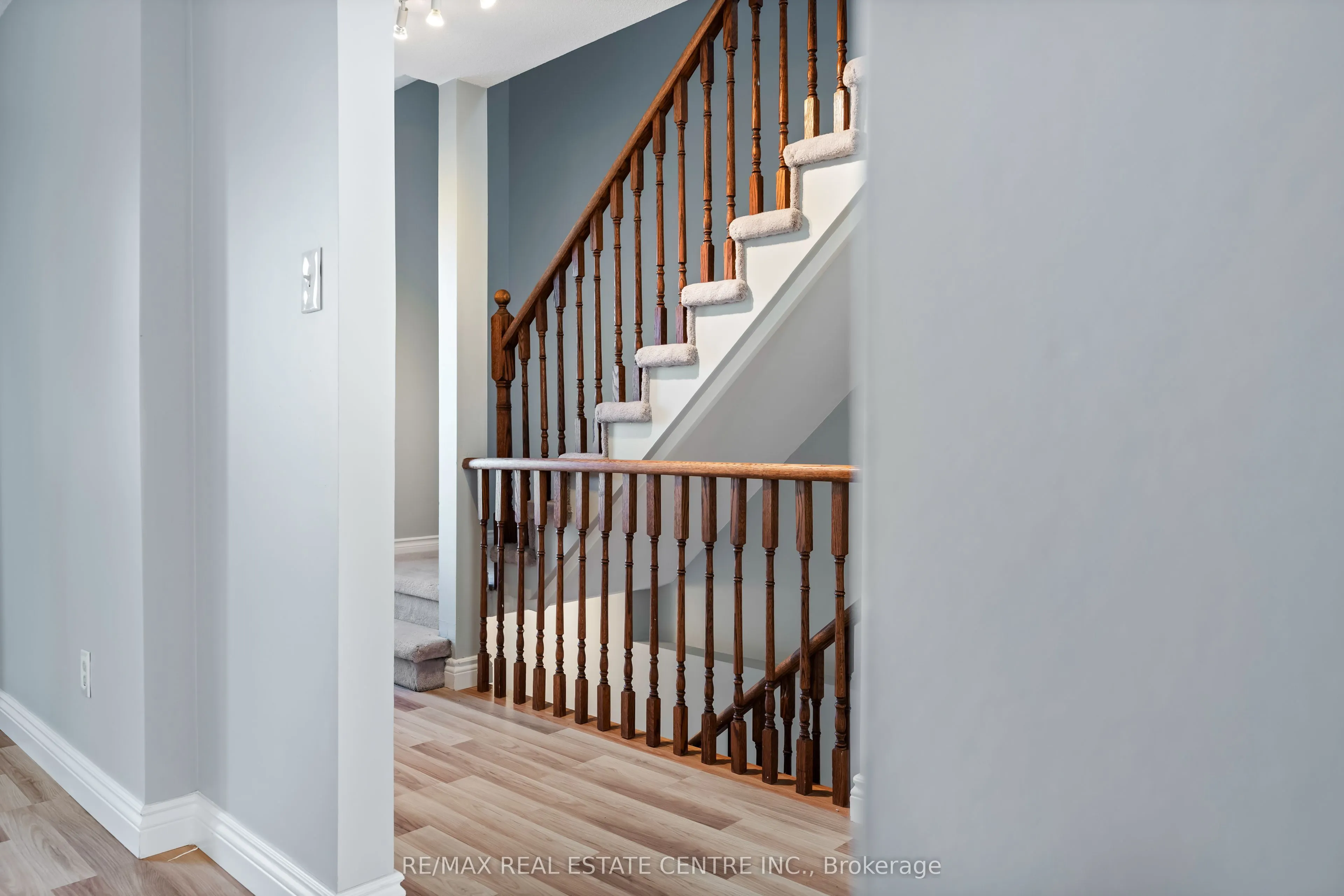 26 Lakeview Court