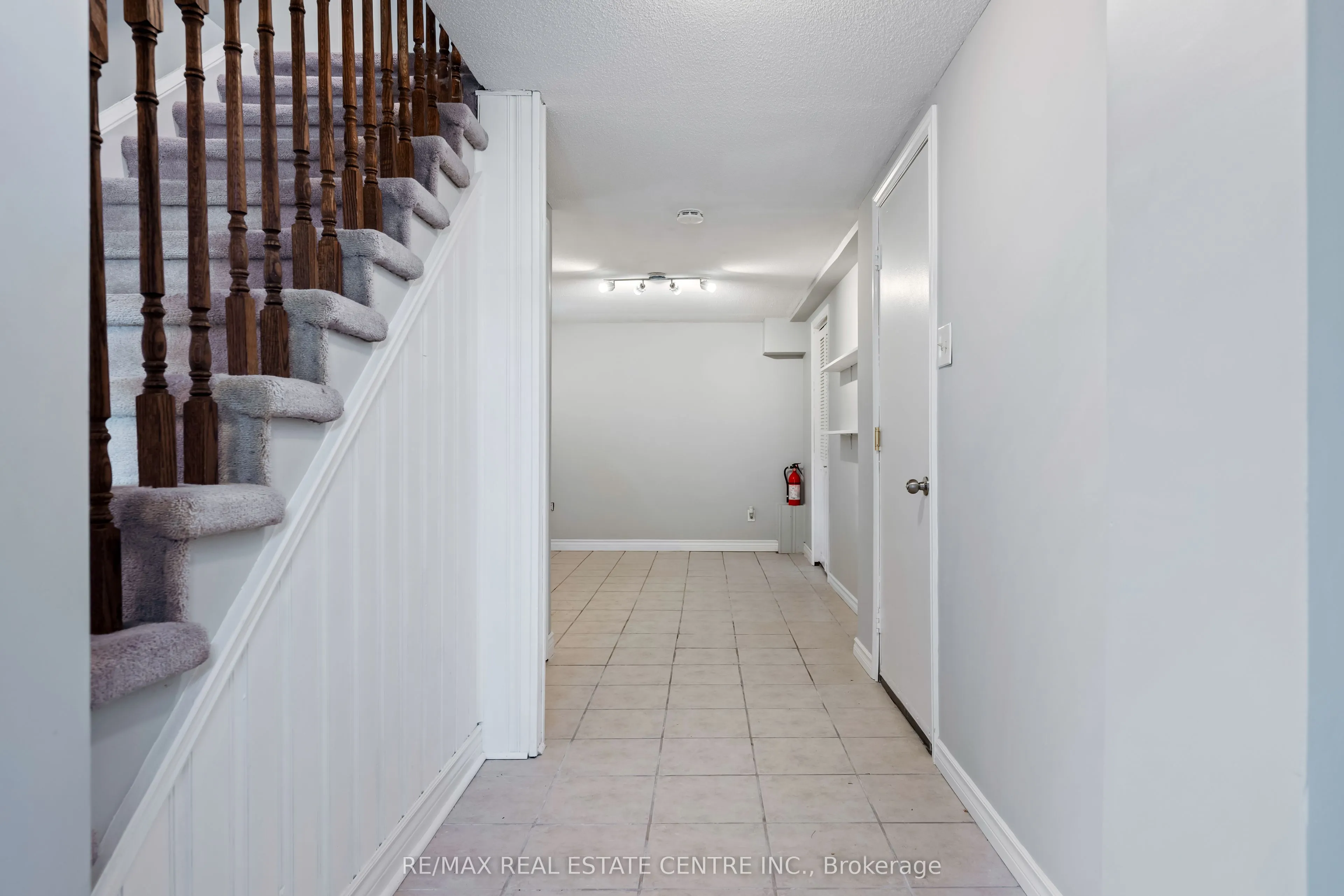 26 Lakeview Court