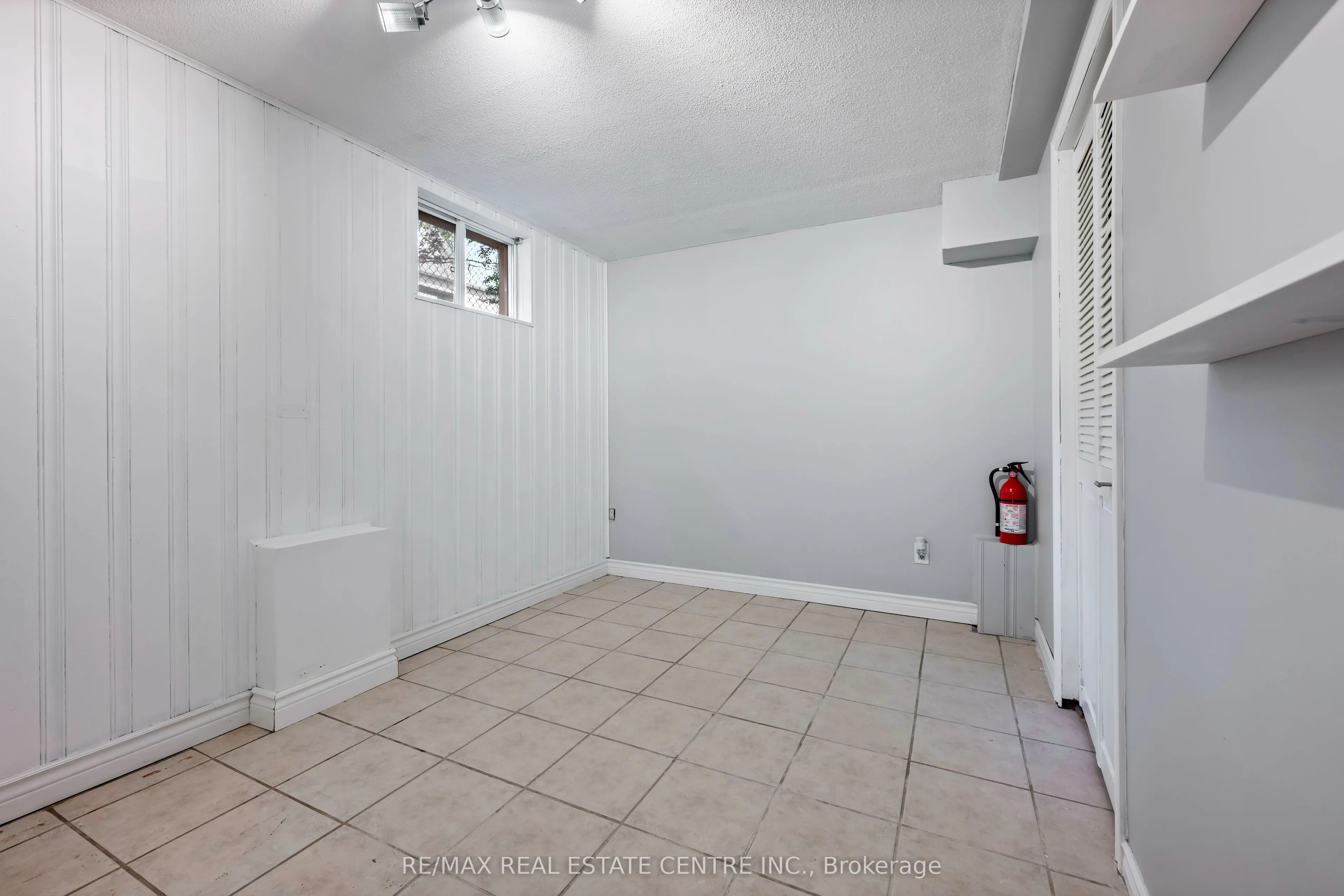 26 Lakeview Court