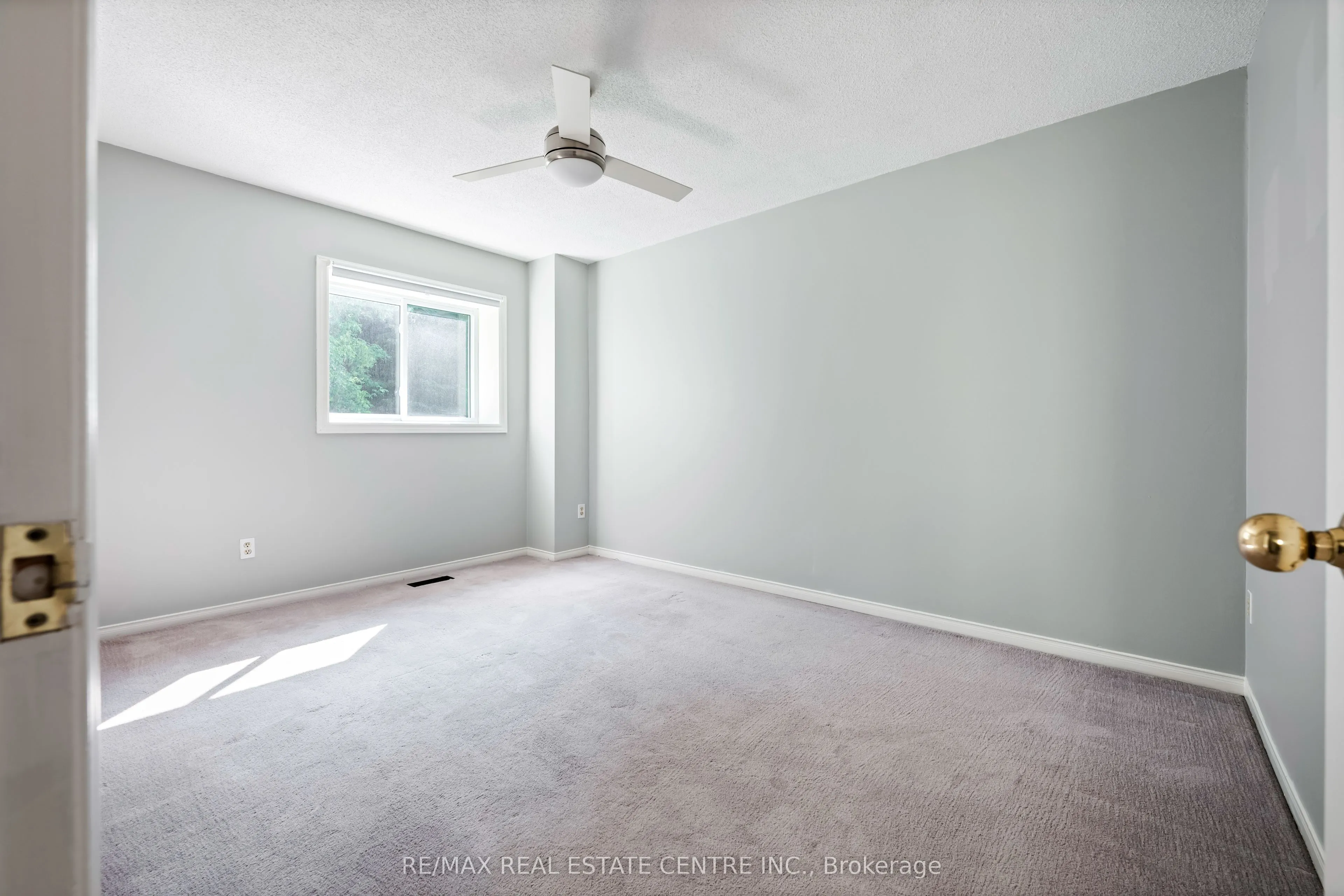 26 Lakeview Court