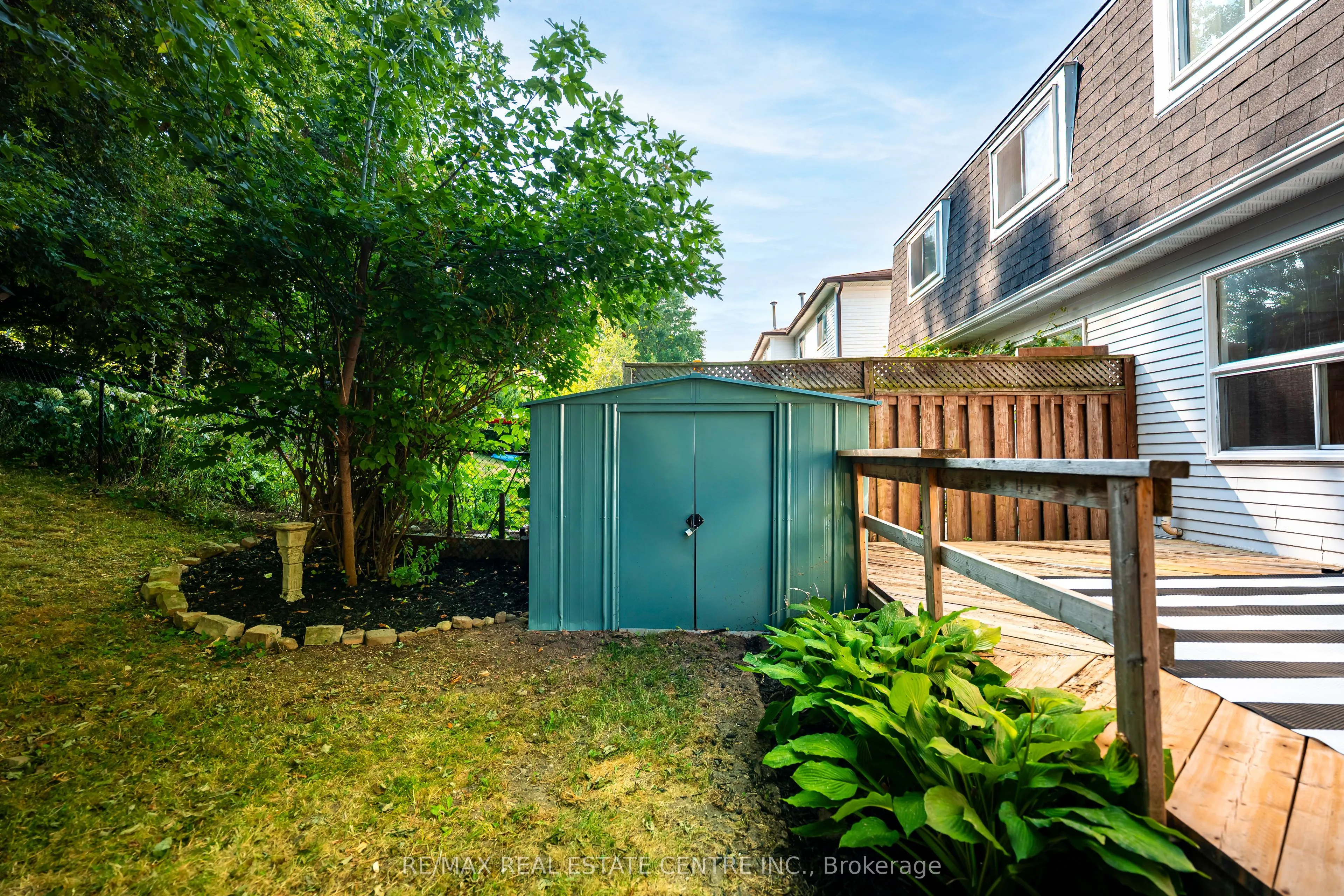26 Lakeview Court