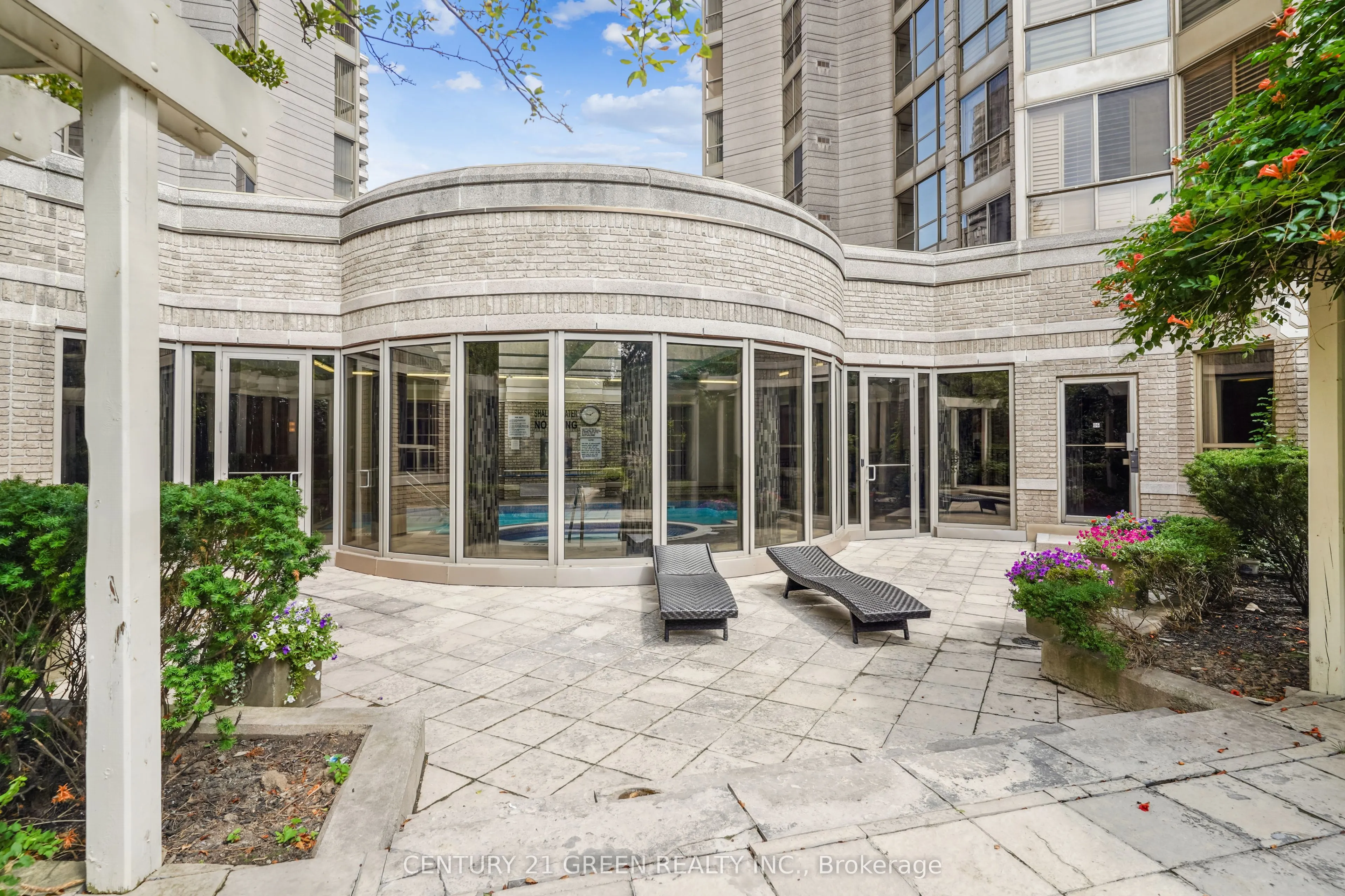 55 Kingsbridge Garden Circle, #613