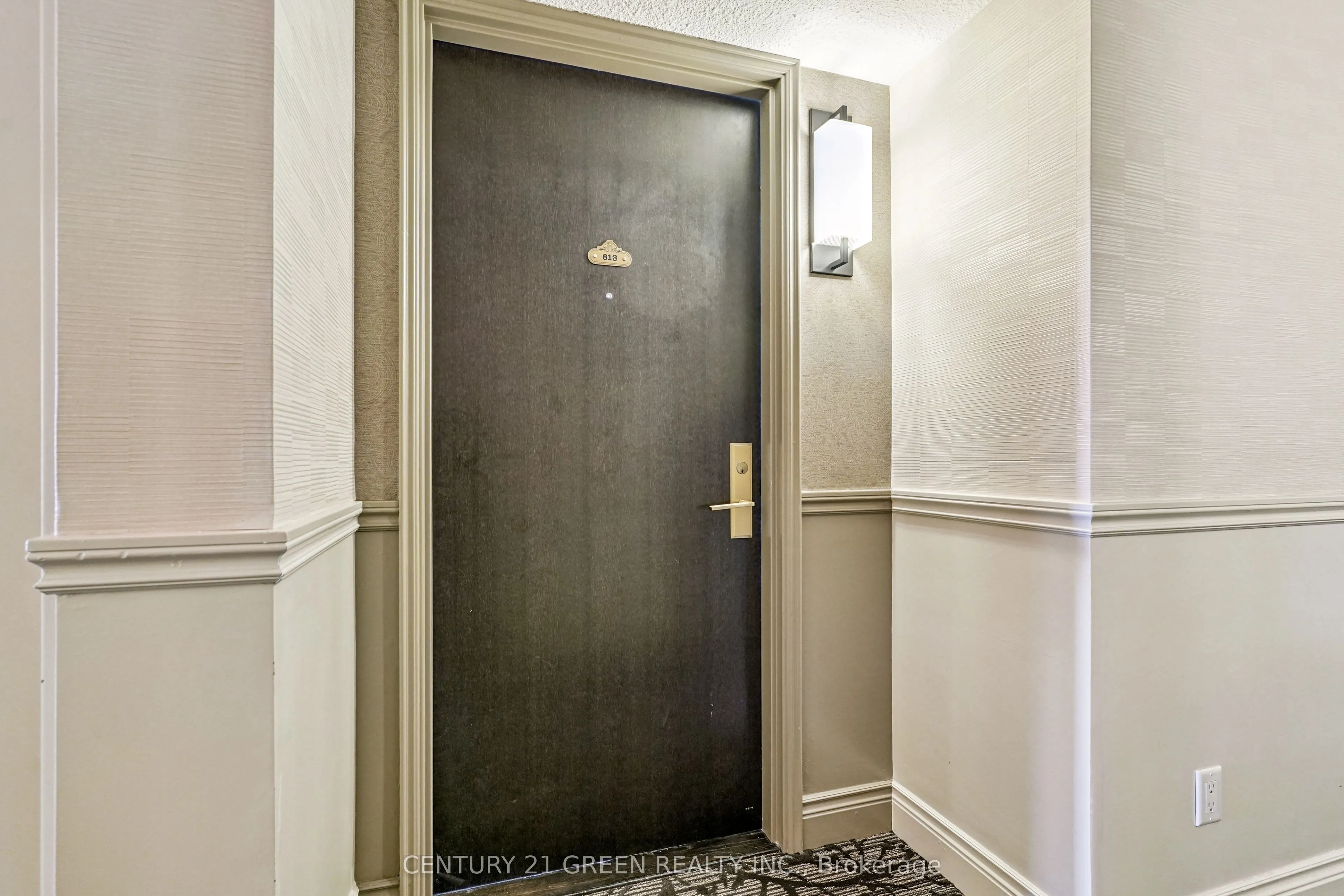 55 Kingsbridge Garden Circle, #613