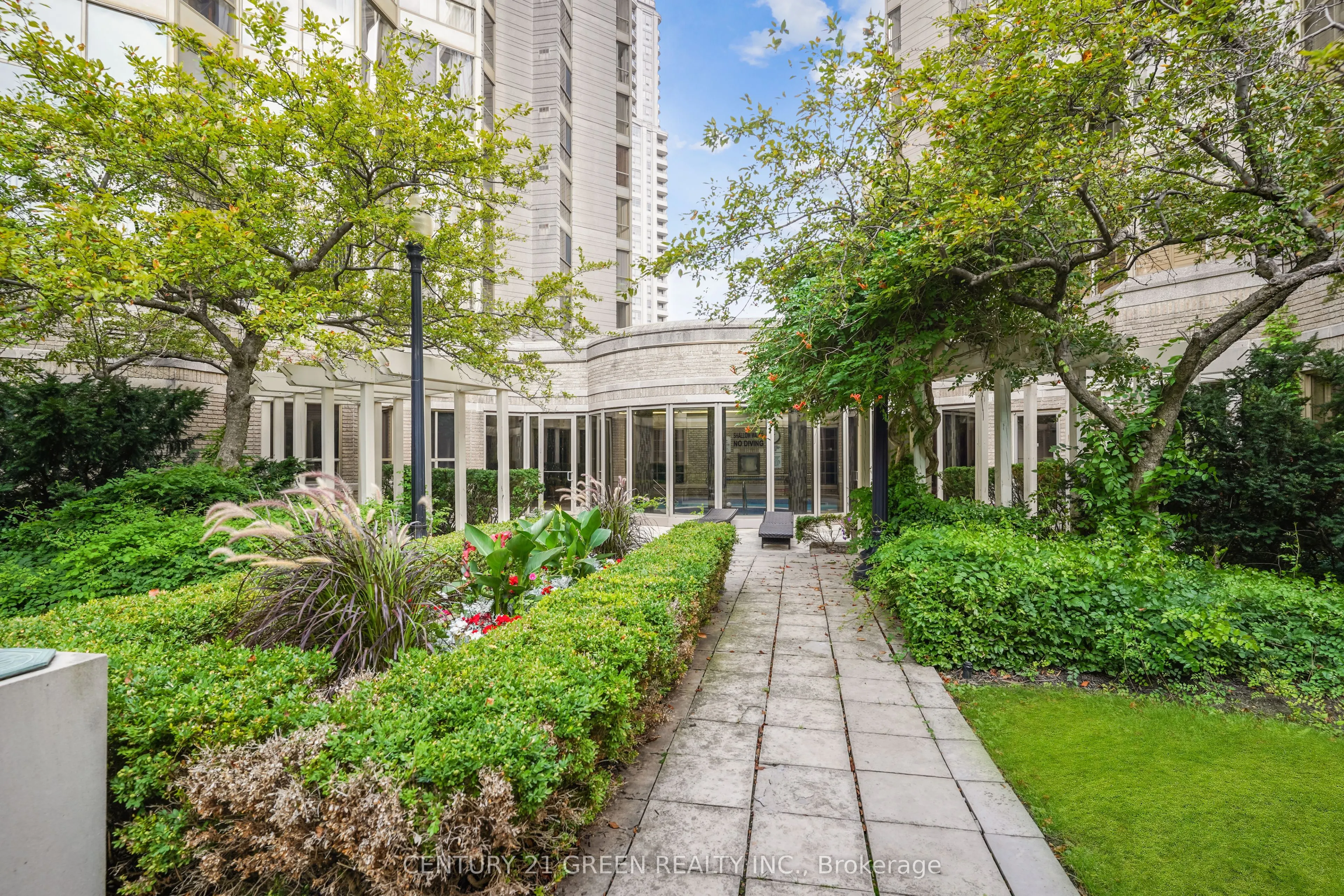 55 Kingsbridge Garden Circle, #613