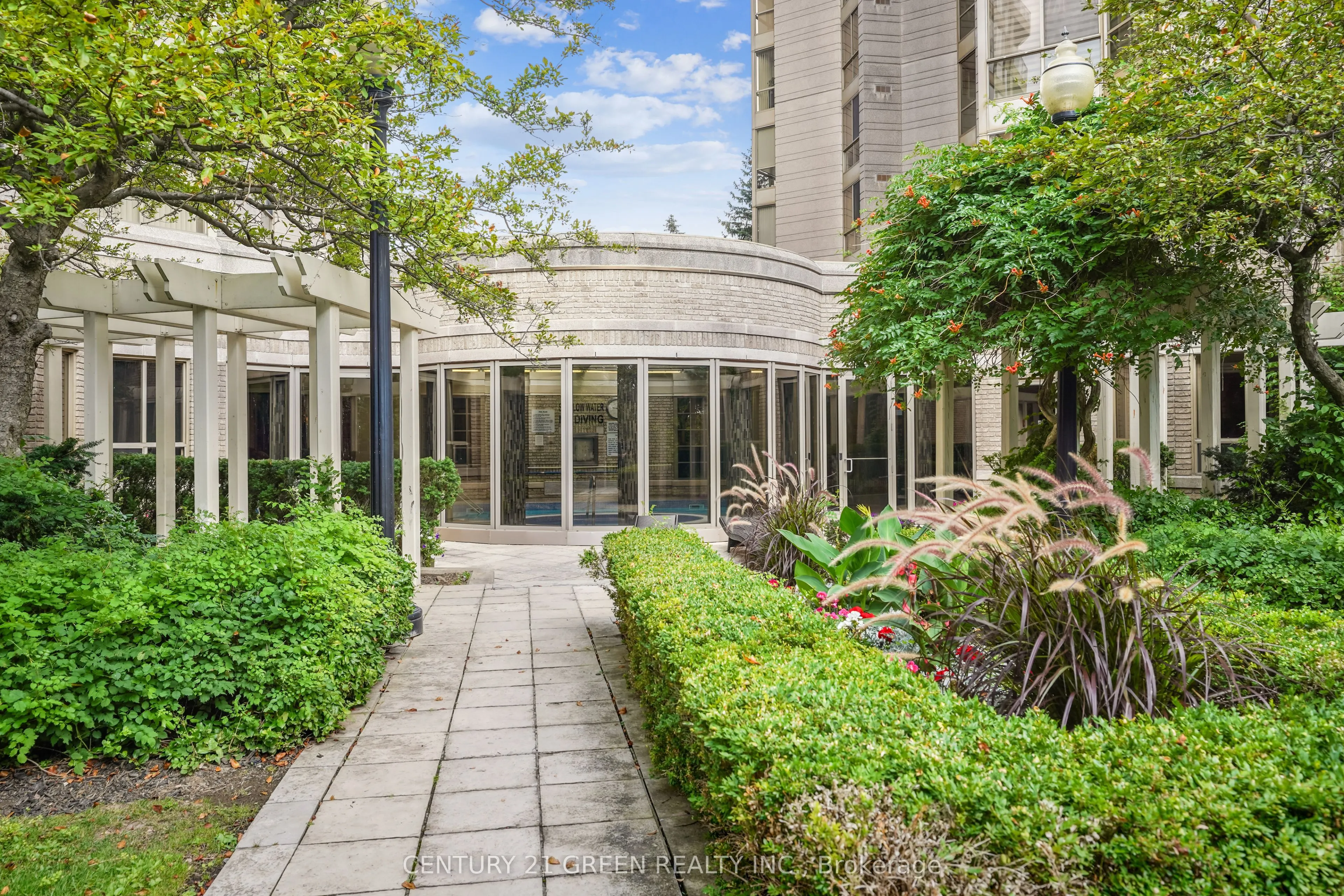 55 Kingsbridge Garden Circle, #613