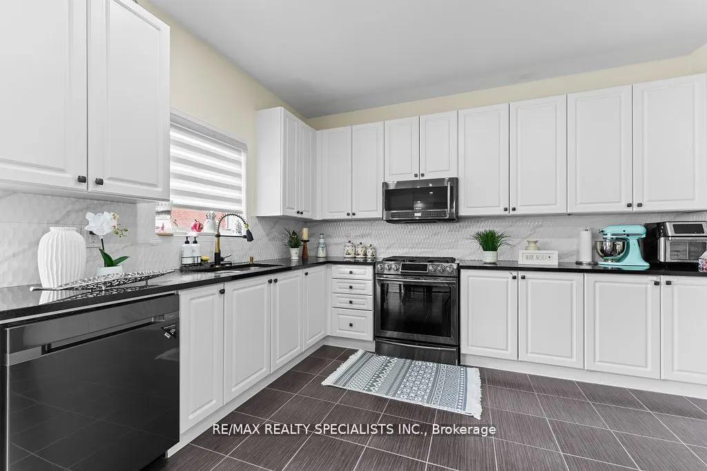 15 Brownbush Way