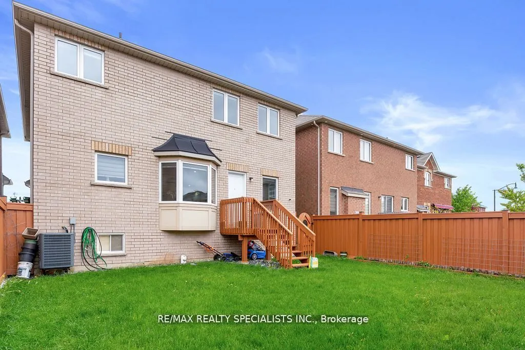 15 Brownbush Way