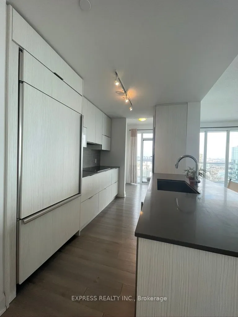 56 Annie Craig Drive, #3201