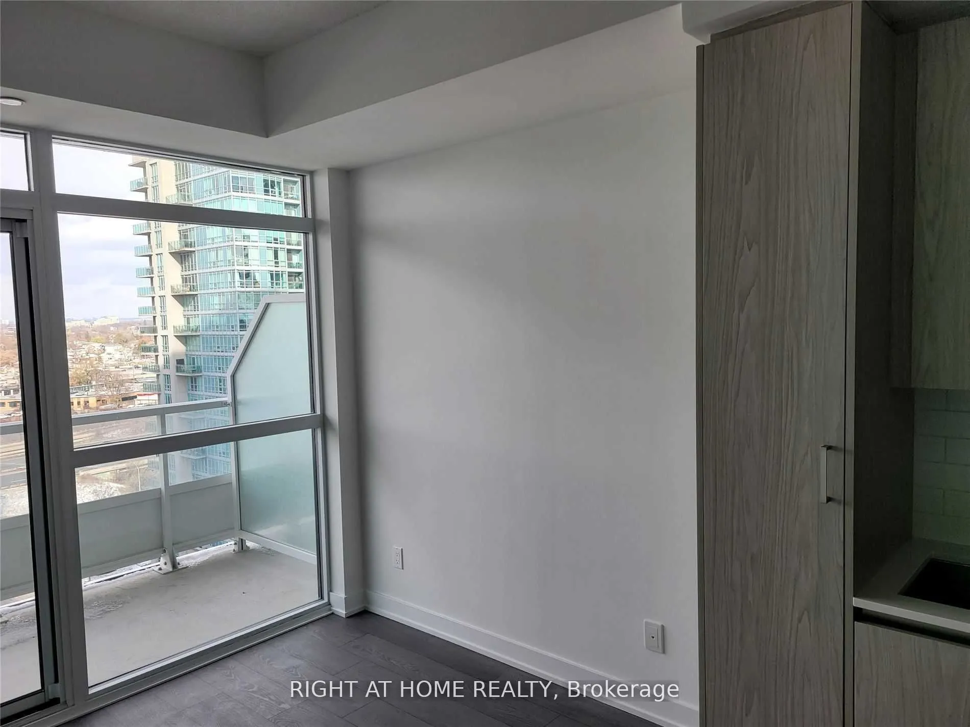 251 Manitoba Street, #1401