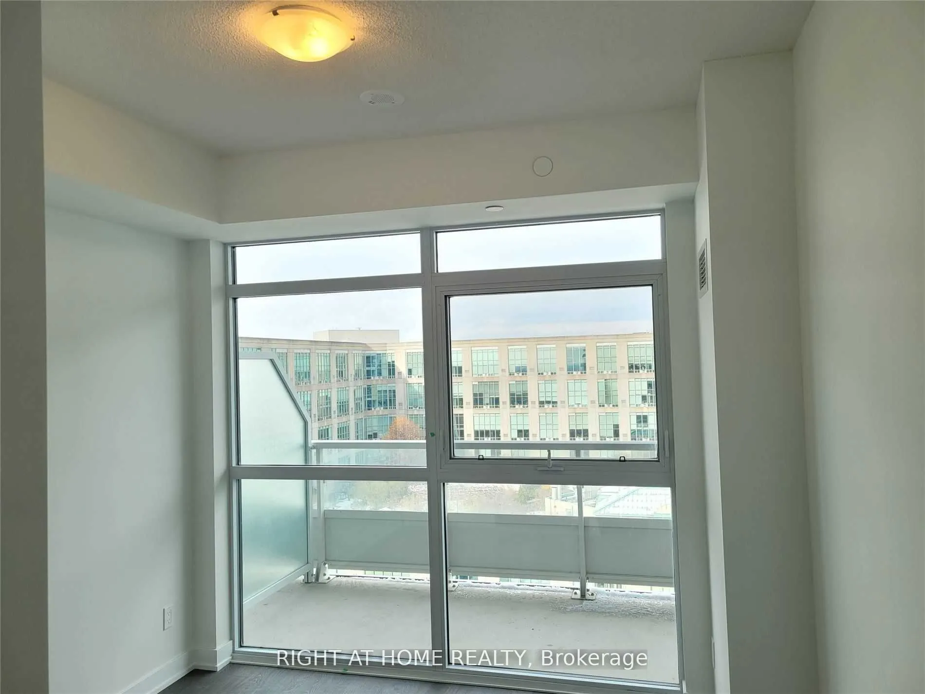 251 Manitoba Street, #1401