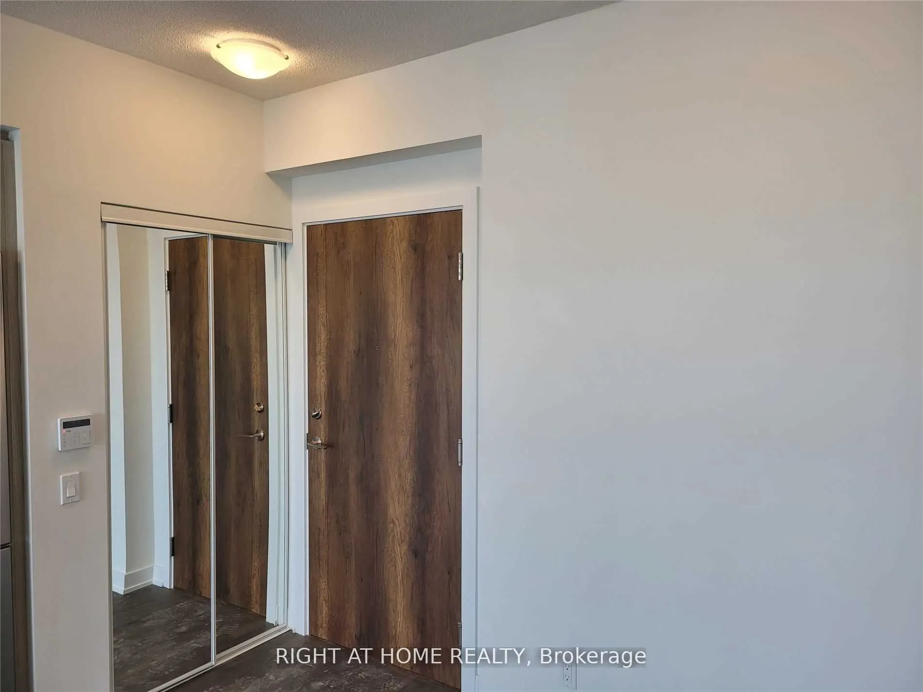 251 Manitoba Street, #1401