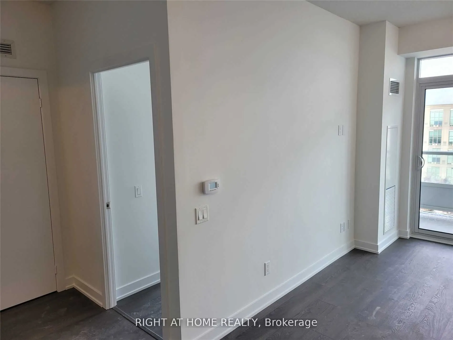251 Manitoba Street, #1401