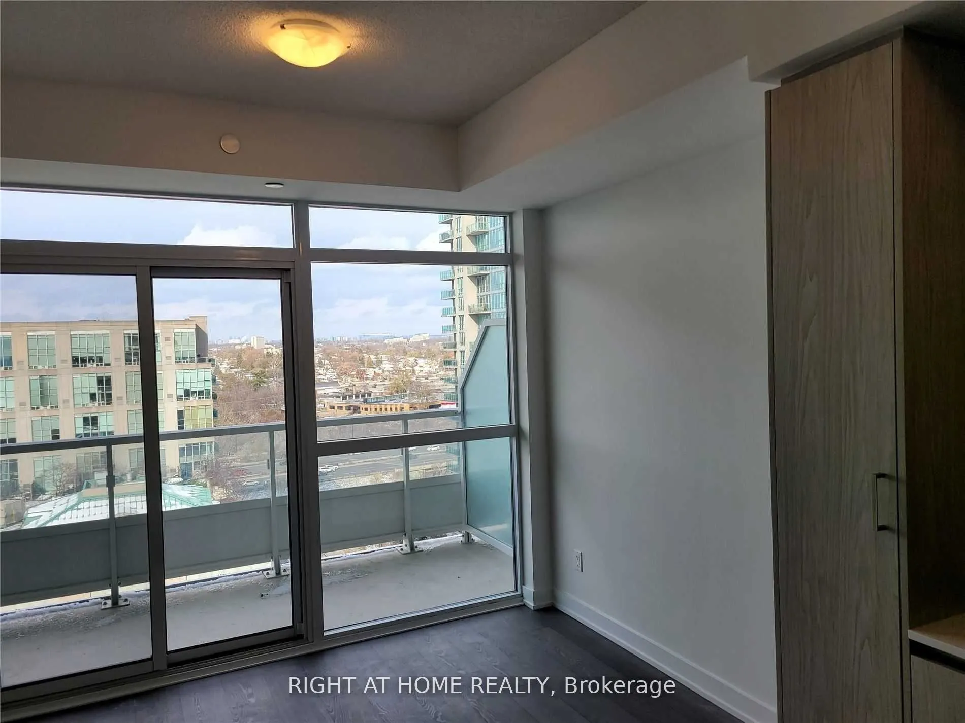 251 Manitoba Street, #1401
