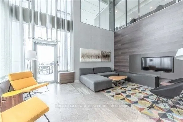 2560 Eglinton Avenue W, #2211