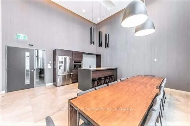 2560 Eglinton Avenue W, #2211