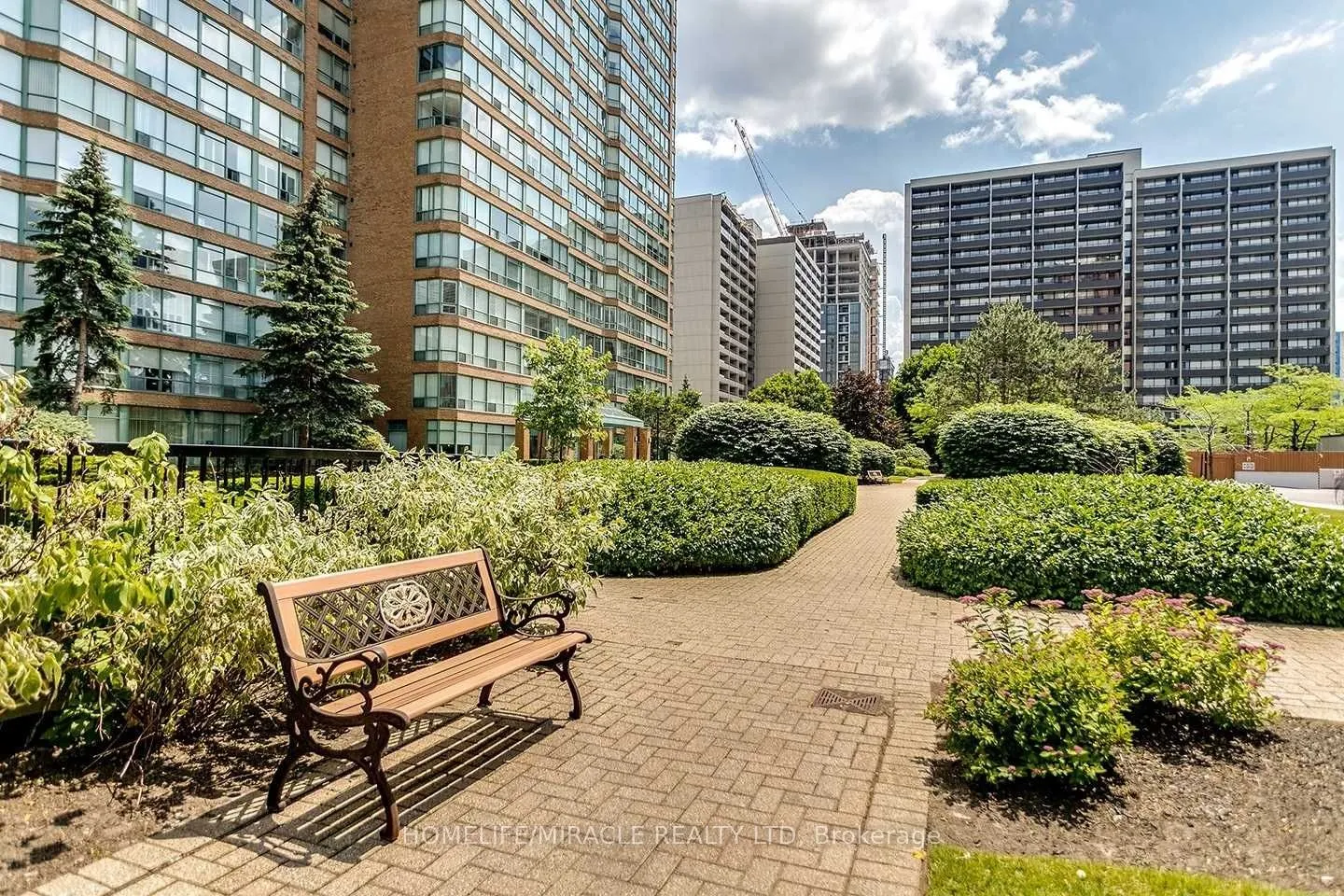 1270 Maple Crossing Boulevard, #304