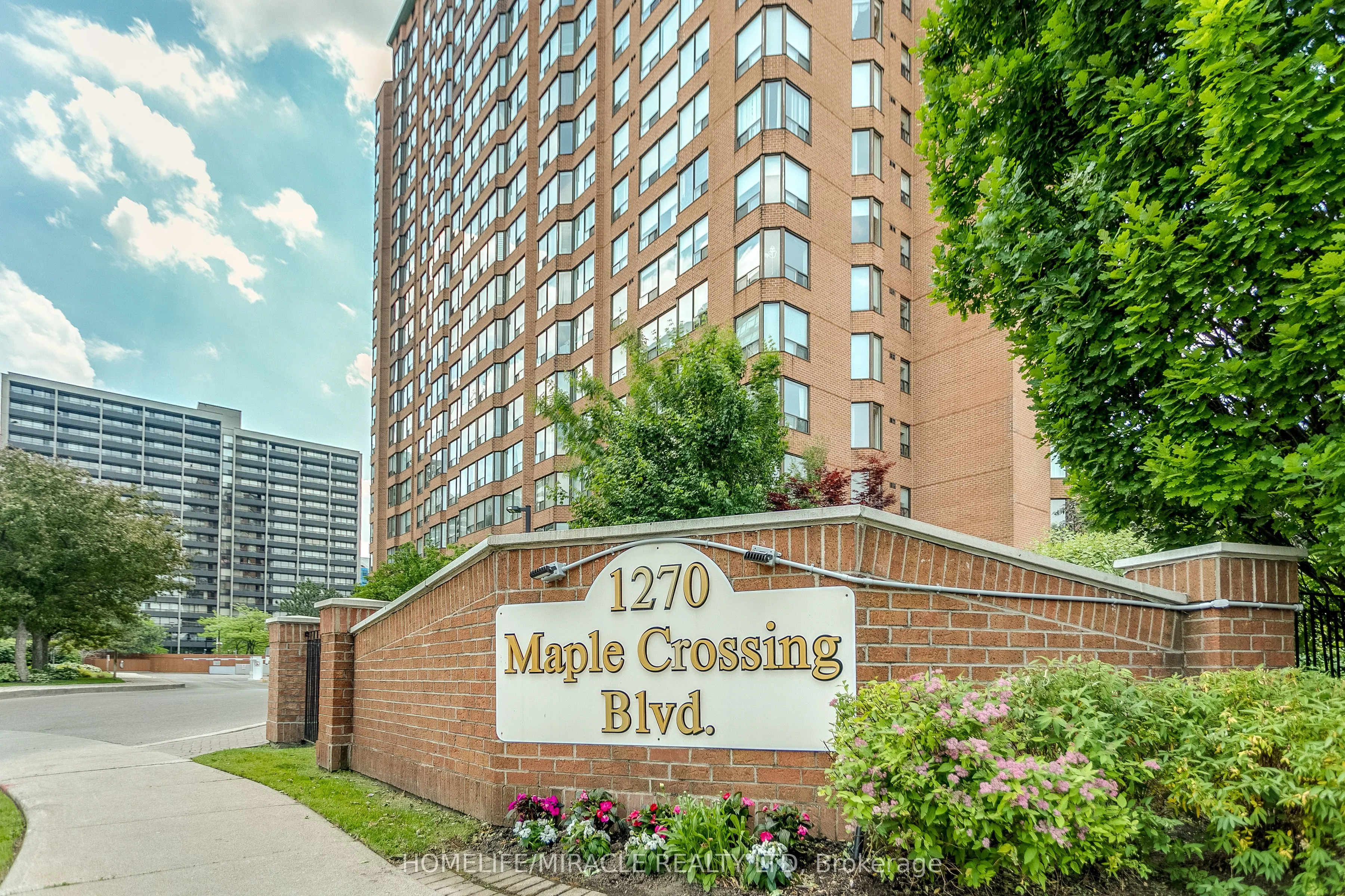1270 Maple Crossing Boulevard, #304