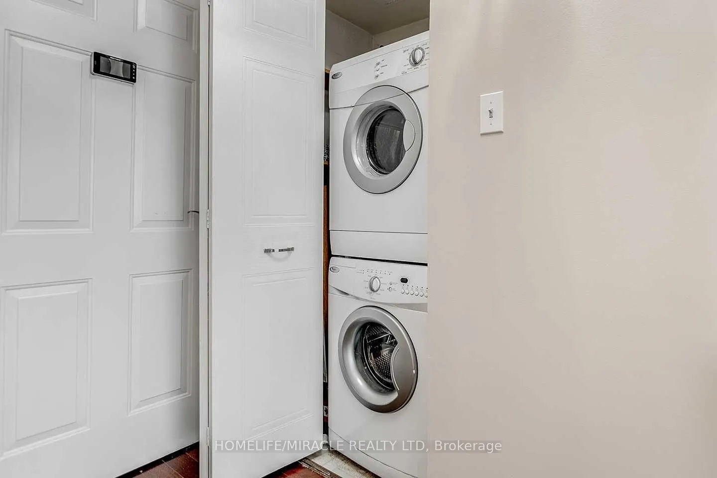 1270 Maple Crossing Boulevard, #304