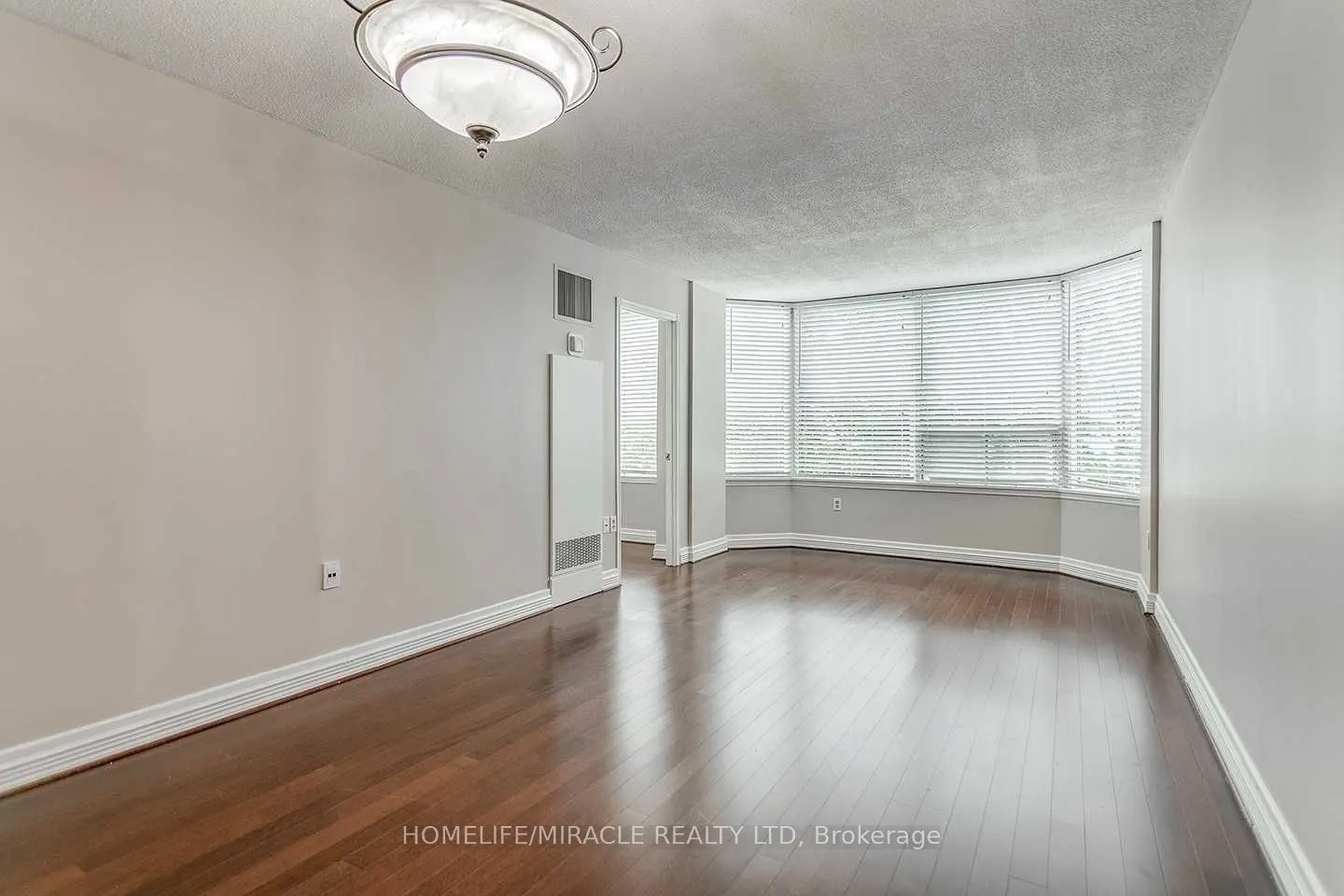 1270 Maple Crossing Boulevard, #304