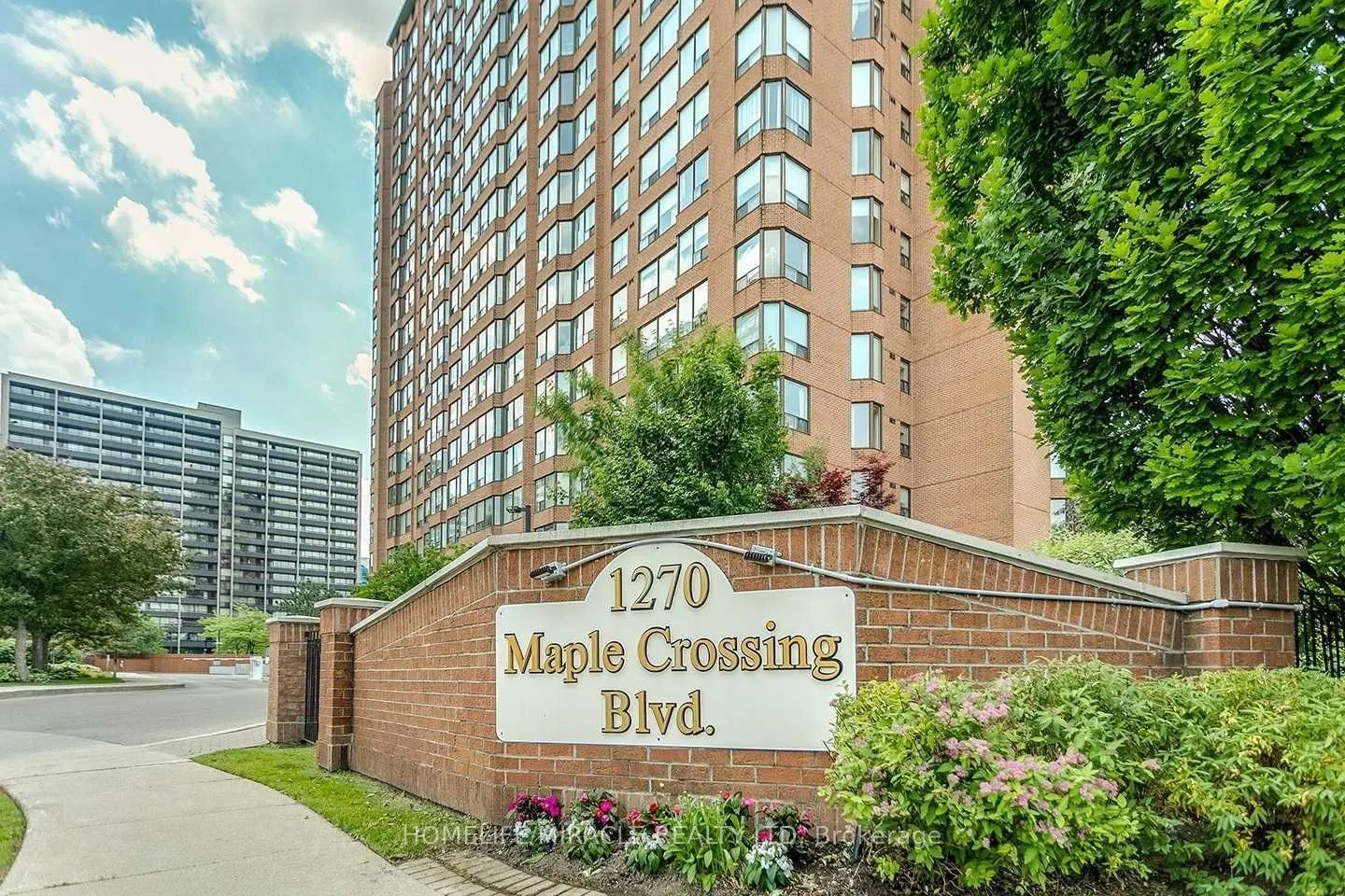 1270 Maple Crossing Boulevard, #304