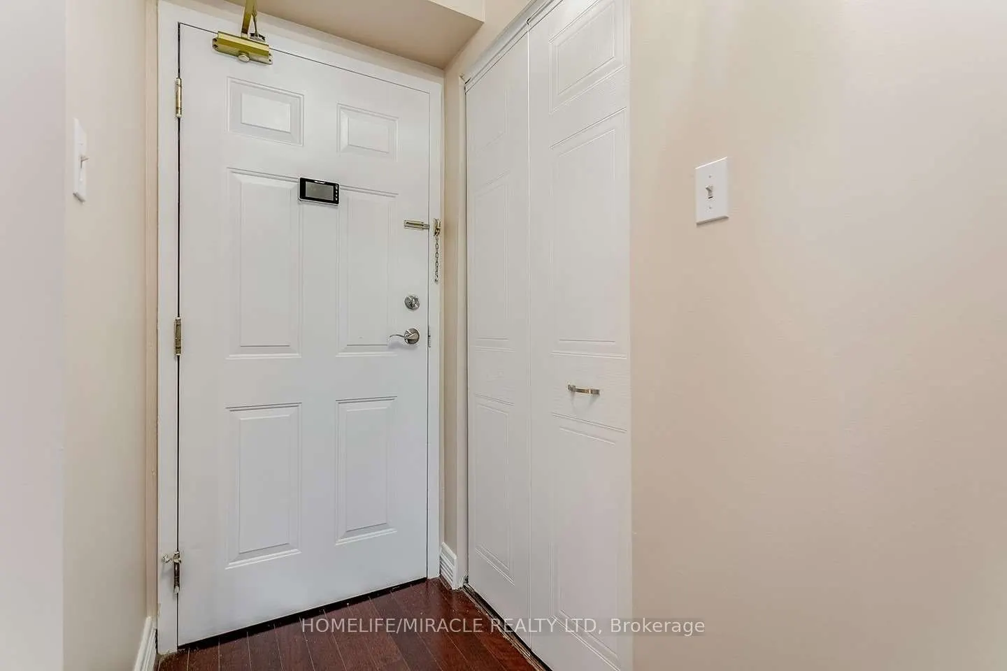 1270 Maple Crossing Boulevard, #304