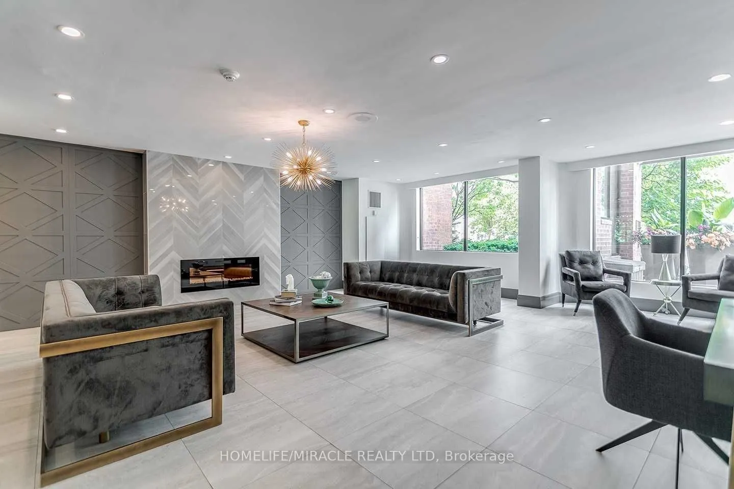 1270 Maple Crossing Boulevard, #304