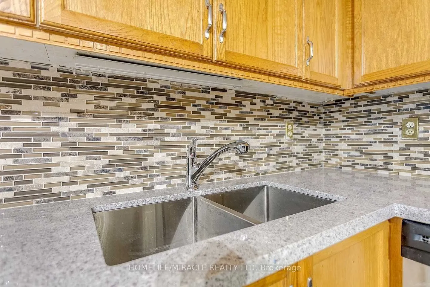 1270 Maple Crossing Boulevard, #304