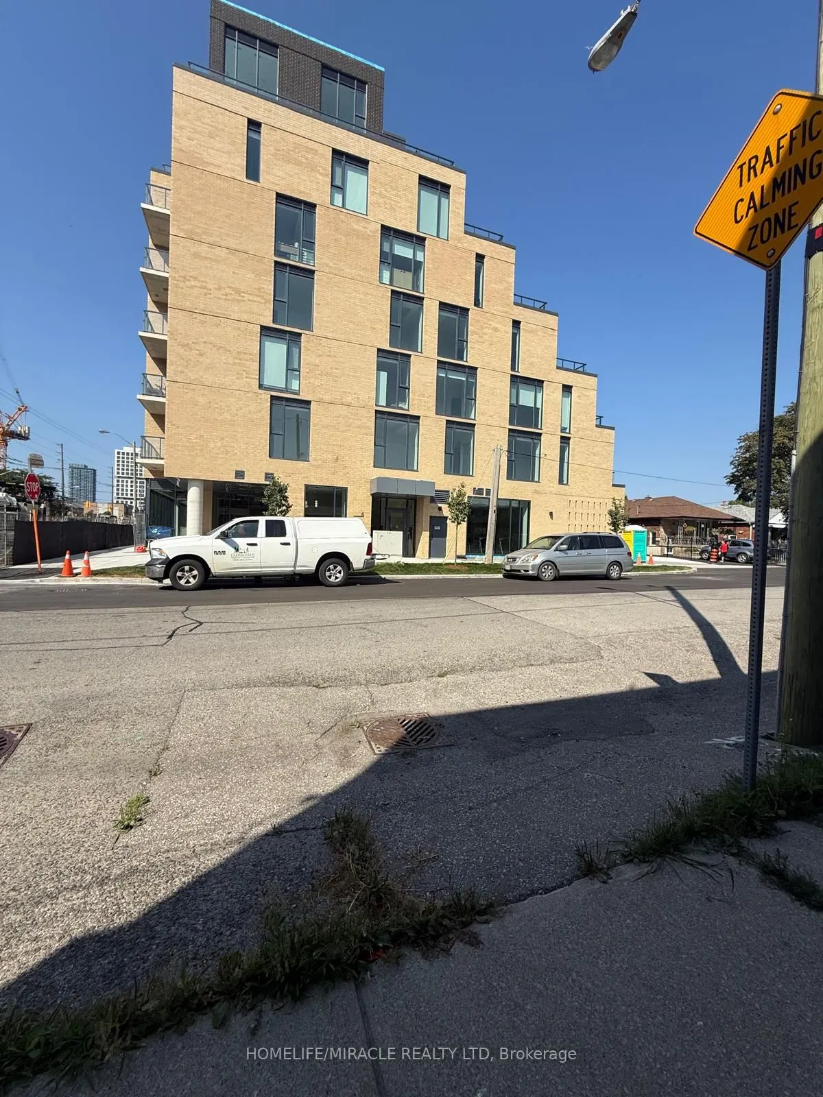 6 Chartwell Road S, #209
