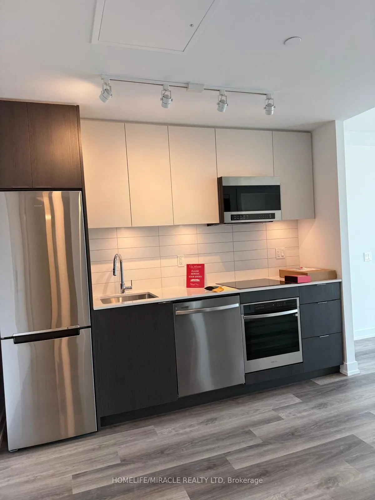 6 Chartwell Road S, #209