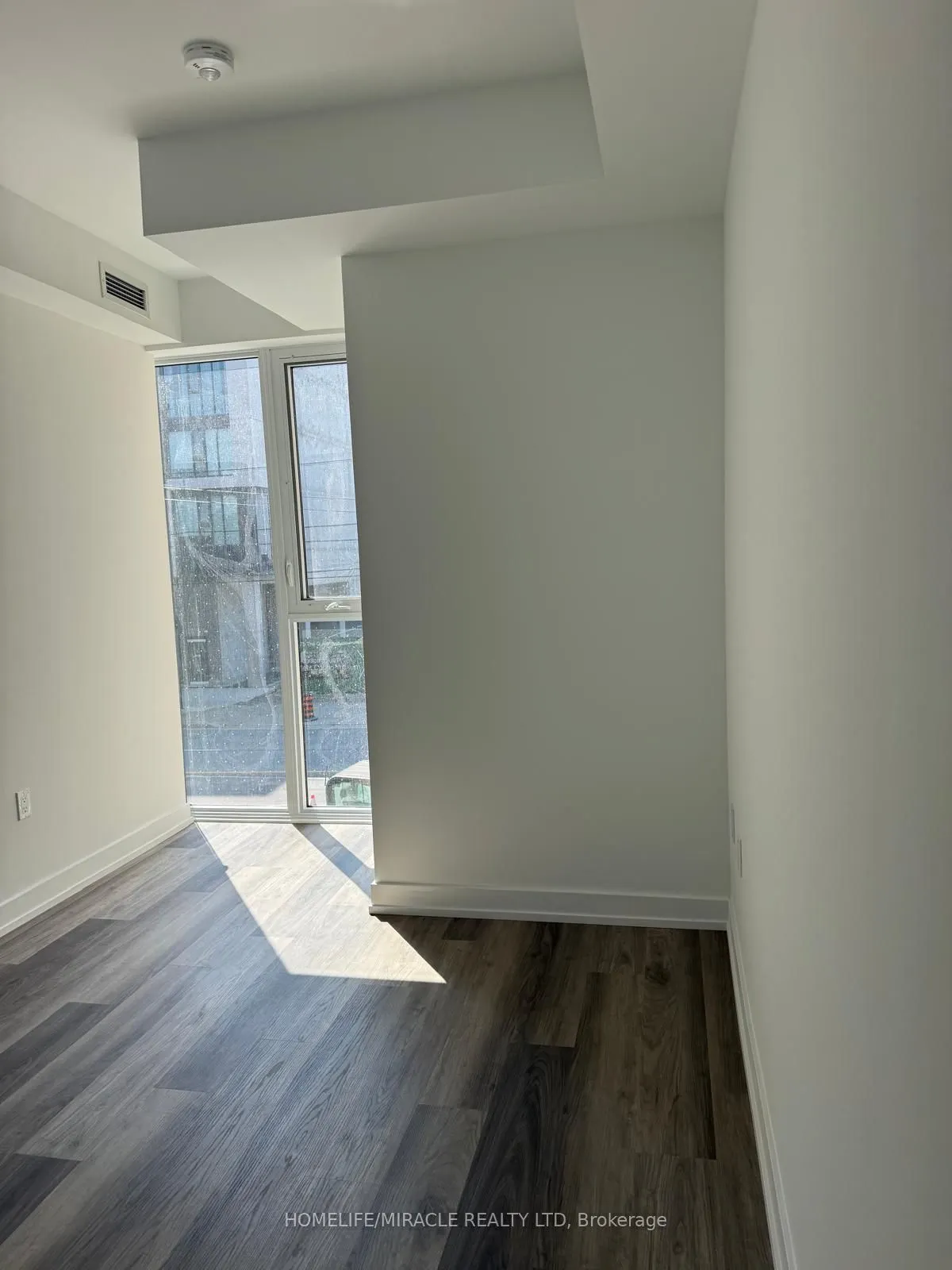 6 Chartwell Road S, #209