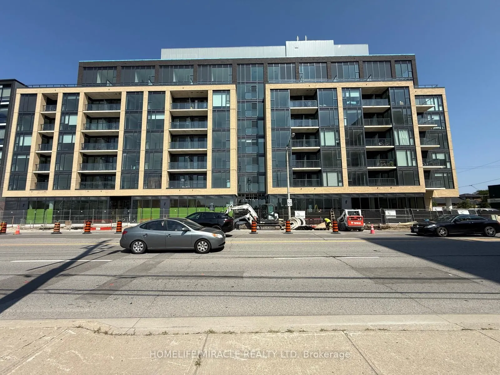 6 Chartwell Road S, #209